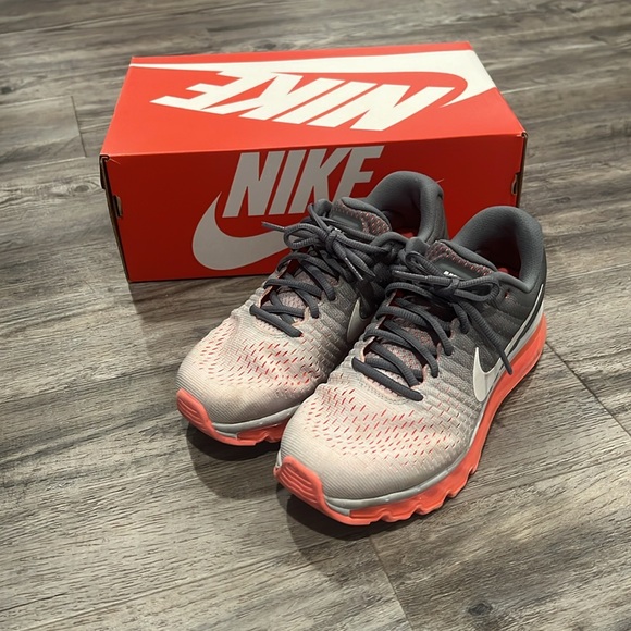 Nike Air Max 2017 849560-007 Gray/Pink/White Running Shoes Sneakers JDJ673 7.5 - Picture 2 of 13